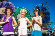 Art Deco Fashion On the Foreshore