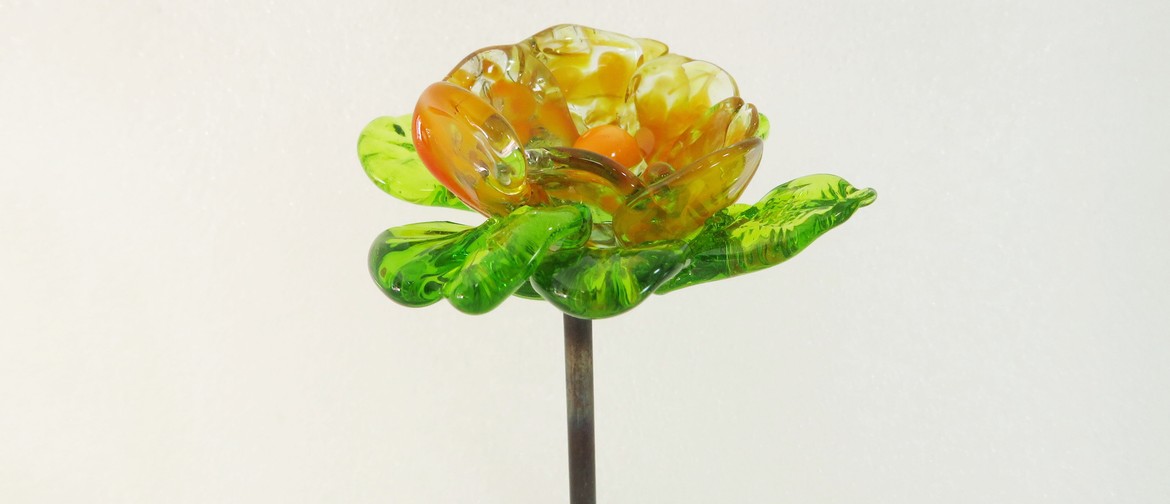 Hot Glass Sculpting With Flowers And Leaves