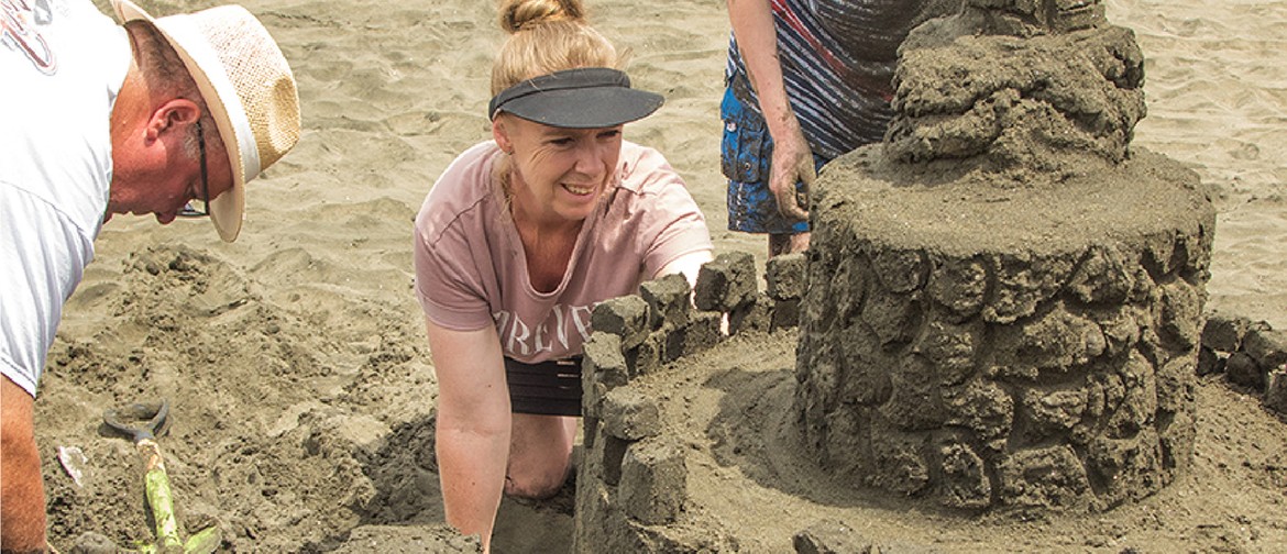 Muriwai Sand Art: Hands-on Experience
