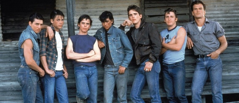 Roxy Retro - The Outsiders: The Complete Novel