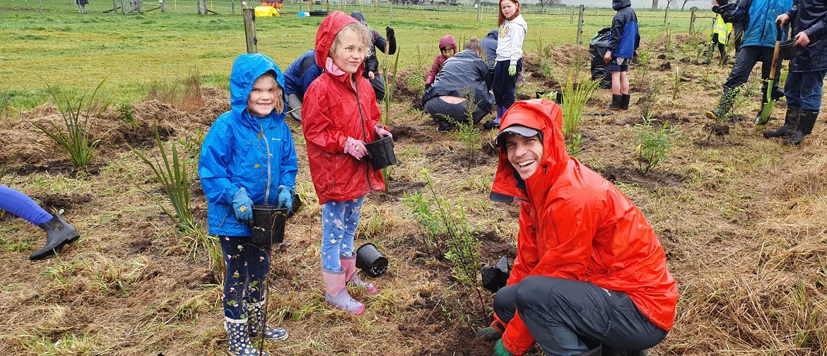 Greening Taupo and Contact Energy Community Planting Day