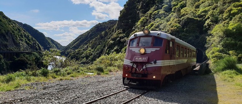 Vintage Railcar shuttles - Manawatu Gorge