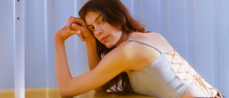 Julie Byrne (USA) at Meow