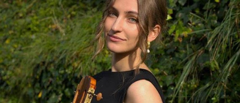 Lora Kurusa Classical Guitar Lora Kurusa Classical Guitar