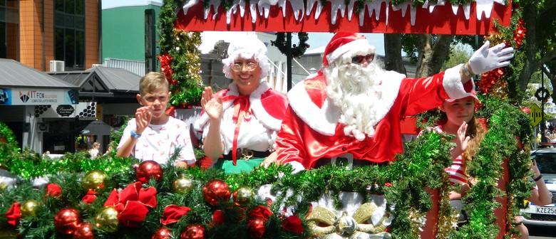 Cambridge New World Christmas Parade