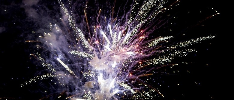 New Years Fireworks + Midgets &Thundering  Sprintcars -630pm