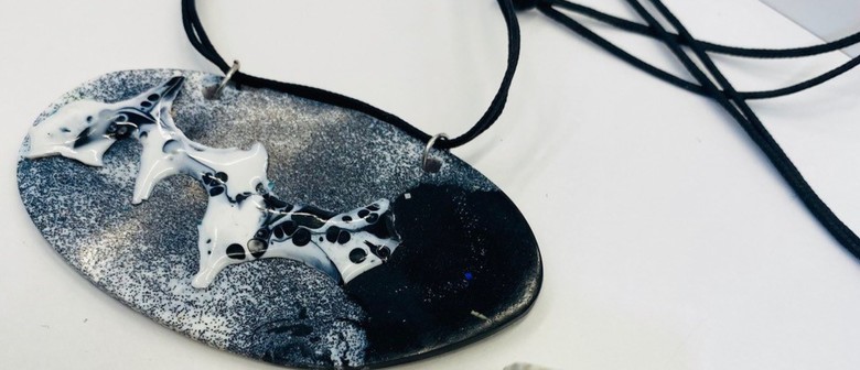 Resin Jewellery Making
