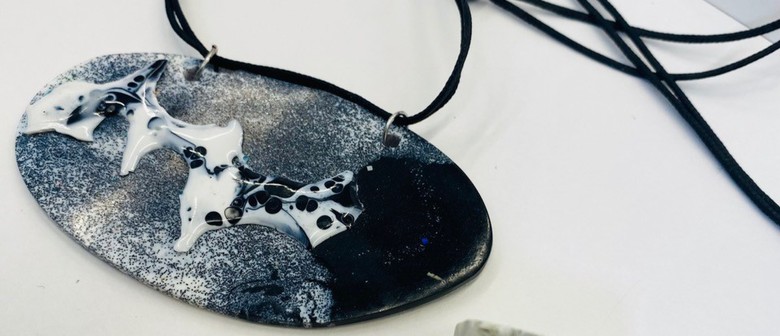 Make Resin Jewellery | Workshop