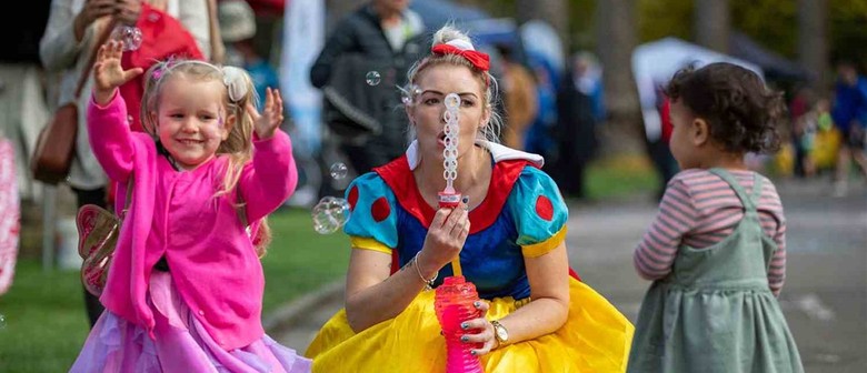 Explore Esplanade Day