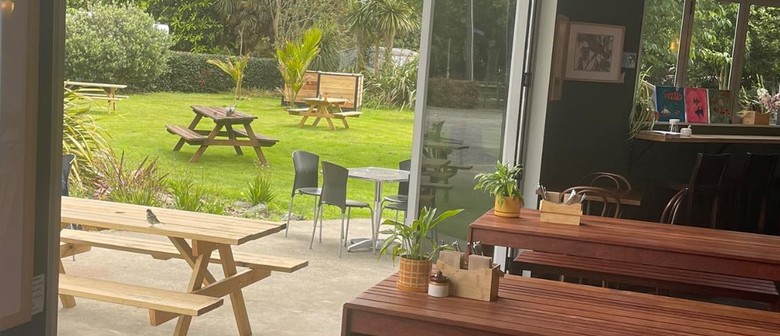 Sunday Session - Acoustic Music at Mountain Folk Cafe Retreat